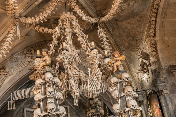 Excursión de un día a la Unesco Kutná hora con almuerzo tradicional checo - Imagen 5